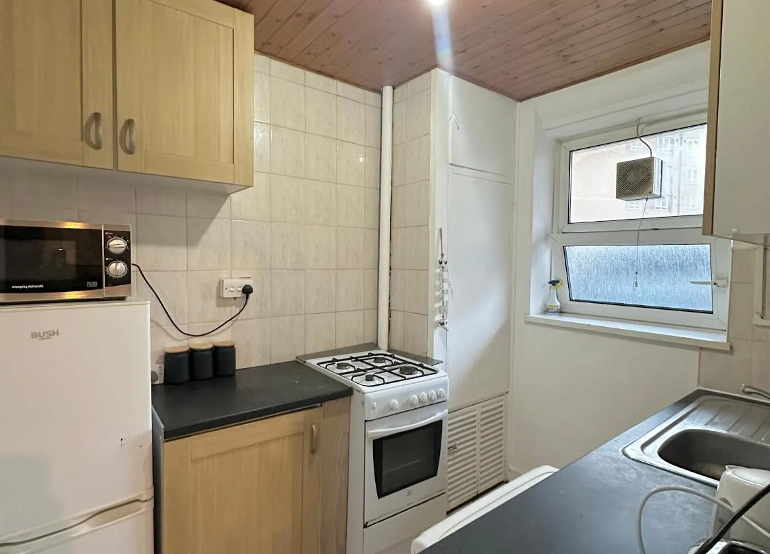 1 Bedroom Flat In Whitechapel, لندن 0*,